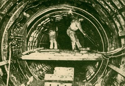 Erweiterung von Tunneln der City and South London Railway, zeigt neue und alte Durchmesser, 1930 von Unbekannt