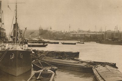 Treue Schiffe, die Londons Bedürfnisse bedienen: Der Pool vom Zollhaus bis Billingsgate, ca. 1935 von Unbekannt