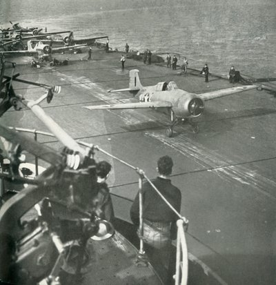Kampfflugzeuge an Bord eines Flugzeugträgers, Zweiter Weltkrieg, um 1943 von Unbekannt