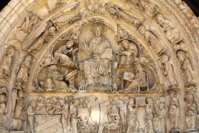 Abteibasilika Fleury, Nordtor Tympanon: Christus in Herrlichkeit, umgeben von Evangelisten, Saint Benoit sur Loire, Frankreich von Unbekannt
