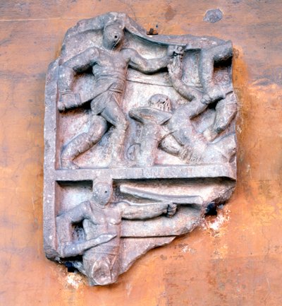 Fragment eines römischen Reliefs, das Gladiatoren im Kampf zeigt von Unbekannt