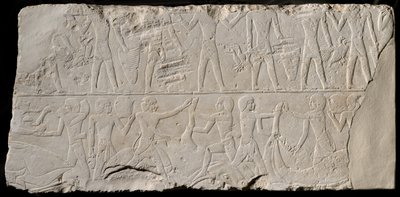 Fragment einer Grabwand, die Opferträger und Metzger darstellt, Ägypten, Altes Reich von Unbekannt