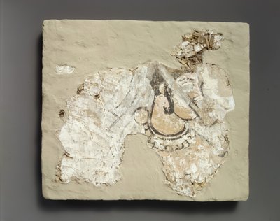 Fragment eines Wandgemäldes: Frau mit Mundschutz, ca. 7. Jahrhundert n. Chr. von Unbekannt