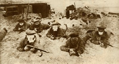 Deutsche Marine-Truppen mit Atemschutzgeräten, Erster Weltkrieg, 1915, 1935 von Unbekannt