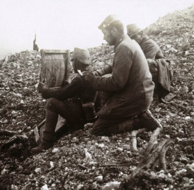 Deutsche Signalgeber vor der Festung Vaux, Verdun, Nordfrankreich, ca. 1914-ca. 1918 von Unbekannt