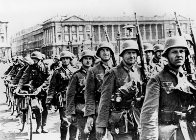 Deutsche Truppen marschieren durch Paris, 17. Juni 1940 von Unbekannt