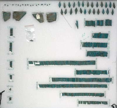 Schmuck von Senbi, 1980-1801 v. Chr. von Unbekannt