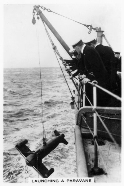 Start eines Paravanes vom Schlachtschiff HMS Rodney, 1937 von Unbekannt