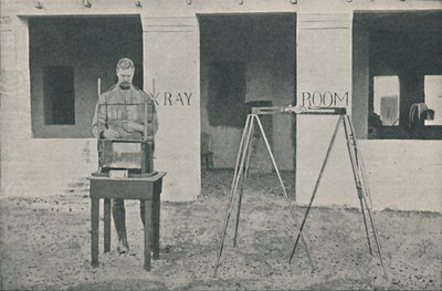 Major Battersby benutzt das Lokalisierungsgerät, ca. 1890, 1910 von Unbekannt