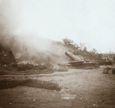 Mörser im Einsatz, Somme, Nordfrankreich, ca. 1914-ca. 1918 von Unbekannt