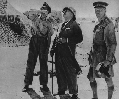 Mr. Churchill mit Sir A. Tedder und Gen. Auchinleck von Unbekannt