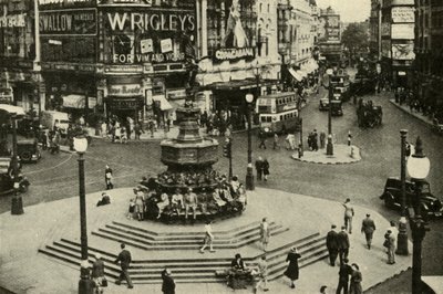 Eine von Londons beliebtesten Statuen ist die von Eros, die den Brunnen am Piccadilly Circus krönt von Unbekannt
