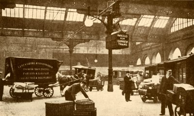 Überkopf-Elektropaketträger, Victoria Station, Manchester, 1930 von Unbekannt
