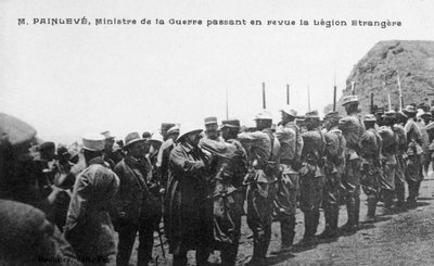 Paul Painlevé inspiziert Truppen der französischen Fremdenlegion, Marokko, ca. 1926 von Unbekannt