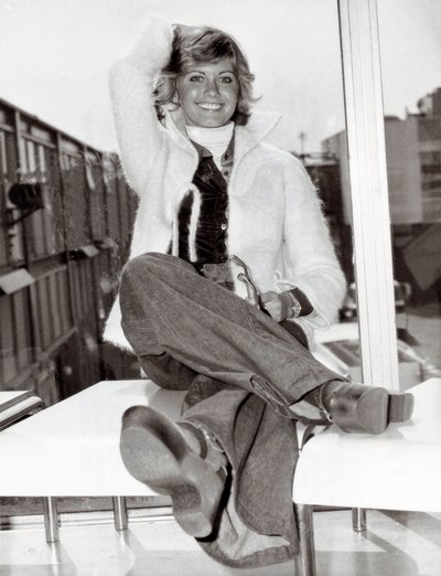 Porträt der australischen Sängerin und Komikerin Olivia Newton John (geb. 1949), London, 23.05.1975 (s/w Foto) von Unbekannt