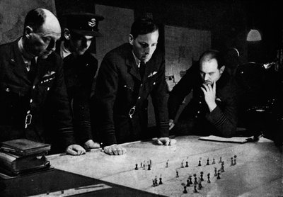 RAF Bomber Command Operationsraum während eines Angriffs, 1941 von Unbekannt