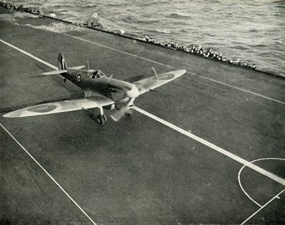 RAF Spitfire auf dem Deck eines Flugzeugträgers auf dem Weg nach Malta, Zweiter Weltkrieg, 1942 1944 von Unbekannt