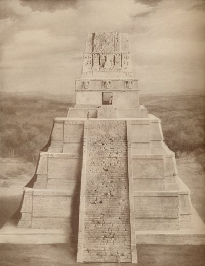 Rekonstruiertes Modell einer prächtigen Maya-Tempelpyramide in Tikal, ca. 1935 von Unbekannt
