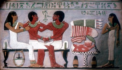 Relief von Imn-Hat, sitzend mit seiner Frau und seinem Sohn vor einem Opfer, Theben, ca. 2050-1786 v. Chr. von Unbekannt