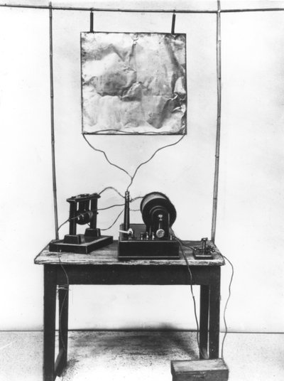 Replik von Marconis erstem Sender, verwendet in seinen frühen Experimenten in Italien, 1894 von Unbekannt