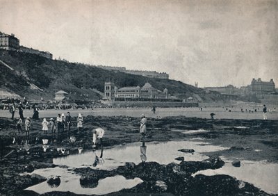 Scarborough - Blick von den Felsen, 1895 von Unbekannt