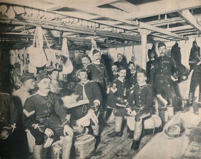 Soldaten in einer Kabine eines Transportschiffs, ca. 1900 von Unbekannt