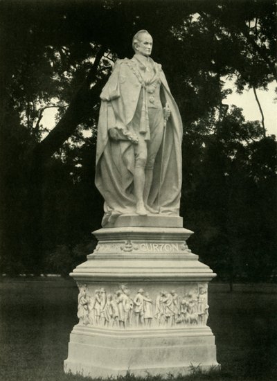 Statue von Lord Curzon im Garten der Victoria Memorial Hall, 1925 von Unbekannt