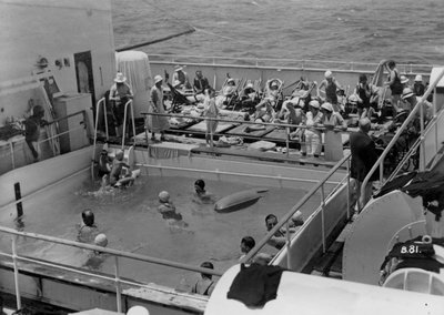Schwimmbad an Bord der RML Atlantis, ca. 1929-ca. 1939 von Unbekannt