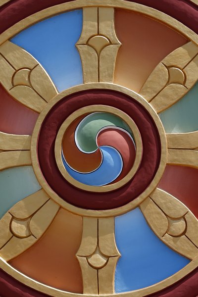 Tempel der Tausend Buddhas. Dashang Kagyu Ling Kongregation. Dharma-Rad, La Boulaye, Frankreich von Unbekannt