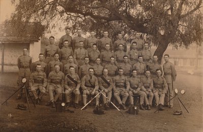 Die Bataillons-Signalmänner des Ersten Bataillons, The Queens Own Royal West Kent Regiment. Poona von Unbekannt