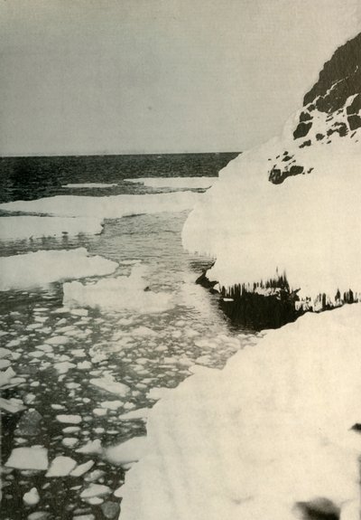 Der erste Landeplatz, zeigt Bucht-Eis, das ausbricht und nach Norden treibt, 1908, 1909 von Unbekannt