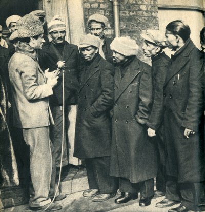 Die Marine ist hier. Kosaken retten britische Seeleute von der Altmark, 1942 von Unbekannt