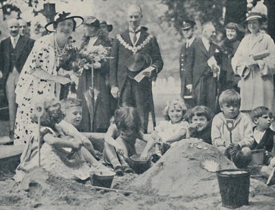 Die Königin eröffnet einen Kinderspielplatz von Unbekannt
