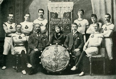Das Team der Aberdeen Turner, Gewinner des N.P.R.S. Challenge Shield, 1902 von Unbekannt