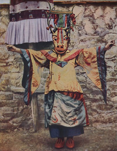 Tibetischer Lama im Teufelstanzkostüm, ca. 1935 von Unbekannt