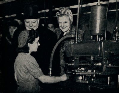 Inspektionsrundgang in einer Waffenfabrik von Unbekannt