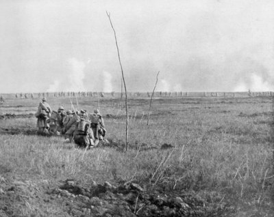 Truppen greifen feindliche Schützengräben an, Chemin des Dames, Frankreich, Erster Weltkrieg, 5. Mai 1917 von Unbekannt