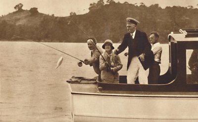 Zwanzig Fische in einer halben Stunde, um 1927, 1937 von Unbekannt
