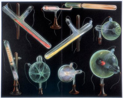 Verschiedene Substanzen fluoreszieren in Vakuumröhren unterschiedlicher Formen, 1903 von Unbekannt