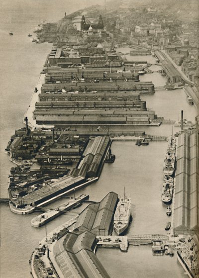 Schiffe segeln von Liverpool zu Häfen auf der ganzen Welt, vom Fluss Mersey, 1936 von Unbekannt