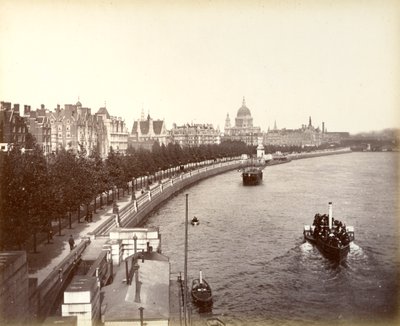 Victoria Embankment, mit Temple Gardens und St. Pauls Kathedrale, London, 1887 von Unbekannt