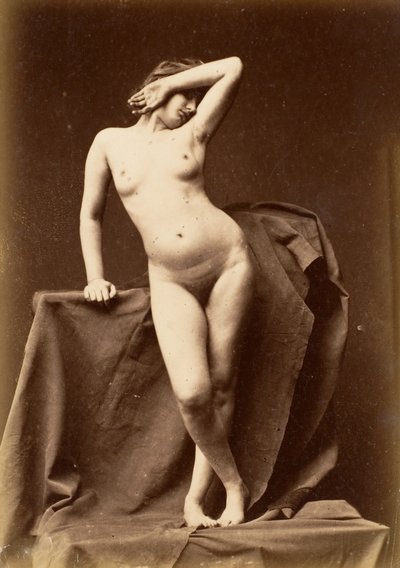 Junge Frau, nackt, von vorne mit Hand über dem Gesicht, 1860er von Unbekannt