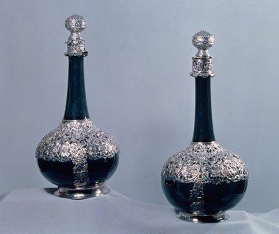 Paar Weinflaschen in Silber montiert, 1689 von Unbekannt Unbekannt