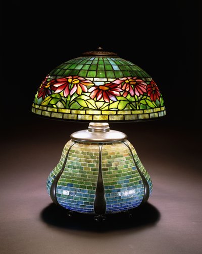 Ein "Poinsettia" Bleiglas-Tischlampe, ca. 1902-1932 von Unbekannt