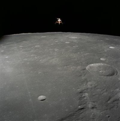 Apollo 12 Mondlandemodul Intrepid landet auf der Mondoberfläche im Ozean der Stürme von Unbekannt