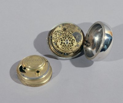 Rückplatte einer Uhr, von John Jefferys von Unbekannt
