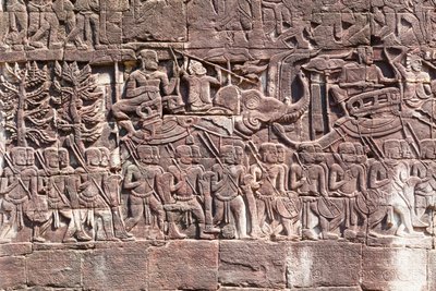 Basreliefs auf der Westseite des Bayon-Tempels, die Khmer-Soldaten darstellen, Angkor-Archäologiestätte, Kambodscha von Unbekannter Künstler