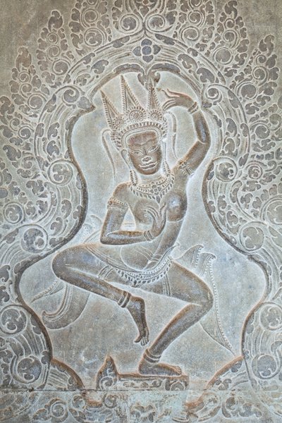 Tanzende Apsara-Relief an der äußeren Westwand, Angkor Wat, Kambodscha (Foto) von Unbekannter Künstler