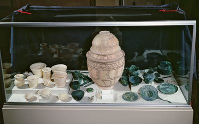 "Krug mit dem Schatz", ca. 2500-2400 v. Chr. von Unbekannt