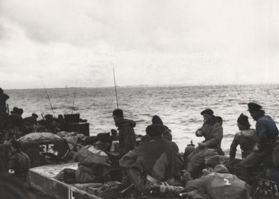 Marines des 41. (RM) Kommandos an Bord der LCT (Landing Craft Tank) 532, Annäherung an Westkapelle während der Landungen in Walcheren, Niederlande von Unbekannt
